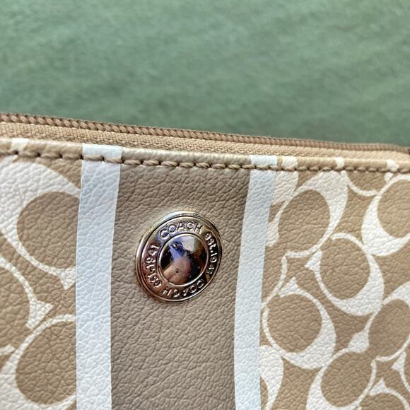 Vintage Coach Gold Cream Monogram Canvas Wristlet | 2000s Designer Mini Bag EUC - Picture 10 of 16